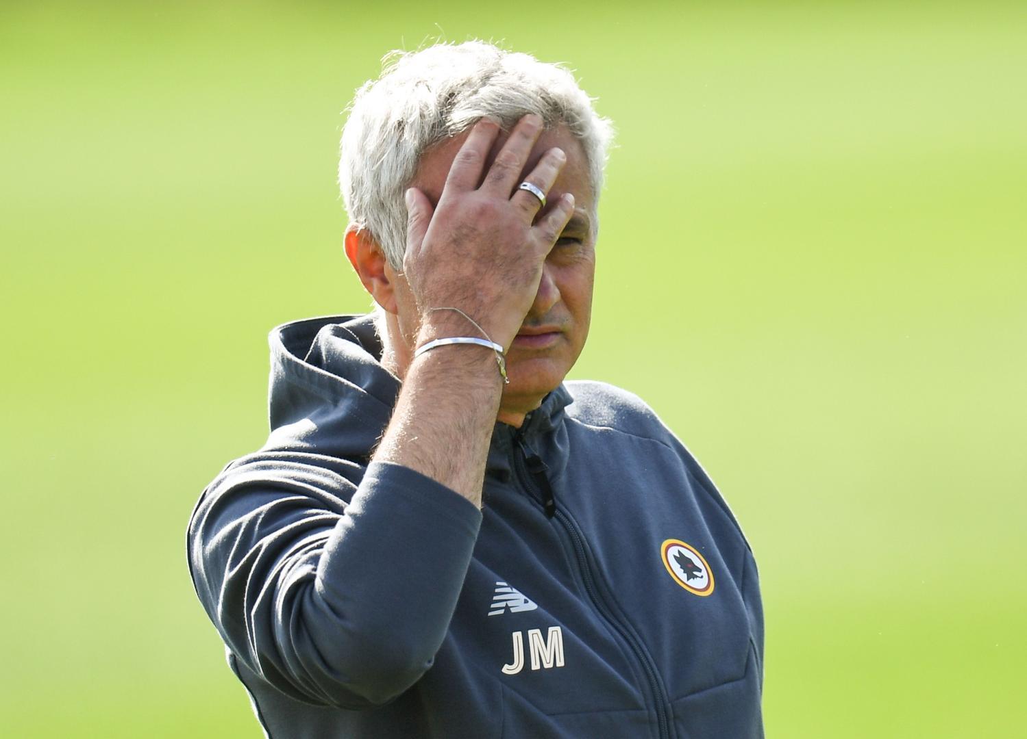 包含罗马尼亚客场不敌挪威，积分下滑的词条