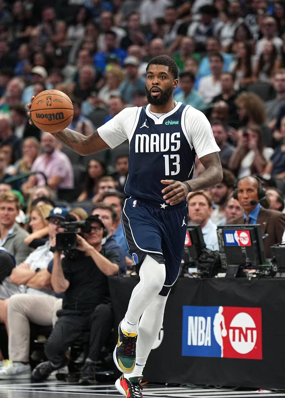 西亚卡姆连续十五场比赛得分超过势不可挡，独行侠挑战极限！